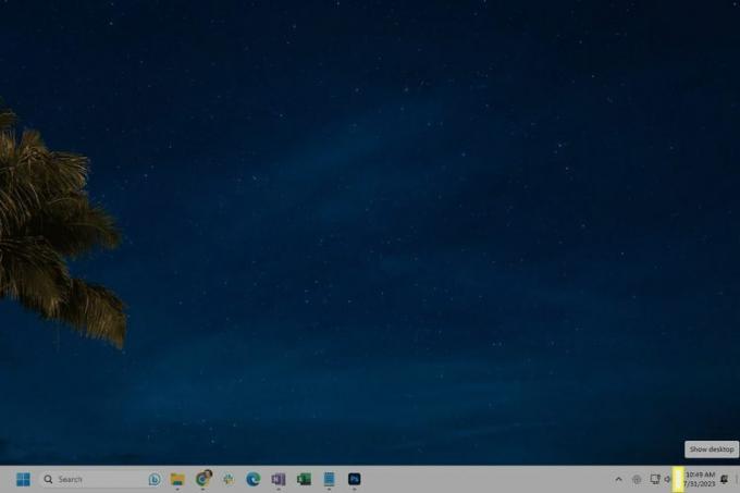 odkaz 'zobrazit plochu' zvýrazněný na hlavním panelu Windows 11.