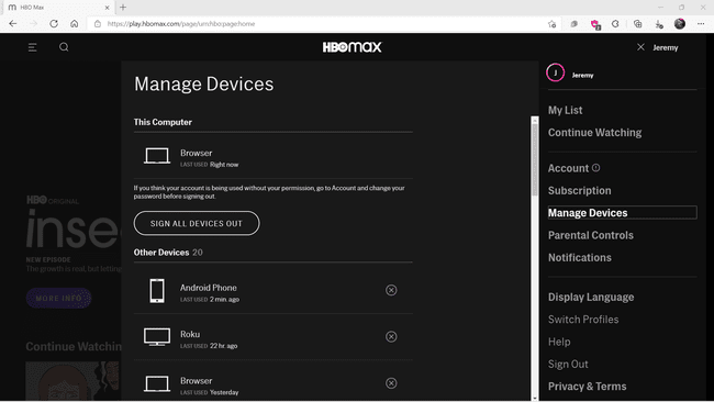 HBO Max ManageDevicesで強調表示されているSIGNALL DEVICESOUTボタンとXボタン。