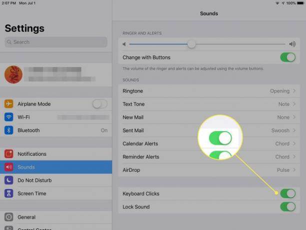 ภาพหน้าจอของการตั้งค่าเสียงของ iPad โดยเน้นที่แถบเลื่อนการคลิกแป้นพิมพ์