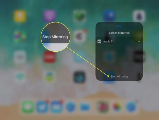 สกรีนช็อตของหน้าจอ Screen Mirroring ของ iPad โดยเน้นที่ปุ่ม Stop Mirroring