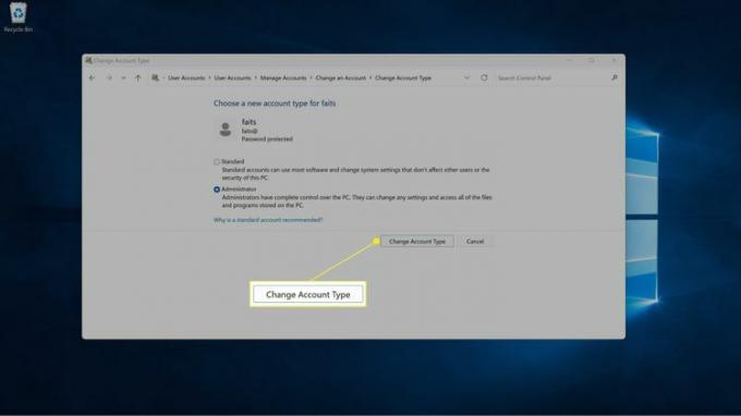Zmień typ konta podświetlony w systemie Windows 11 Zarządzaj kontem.