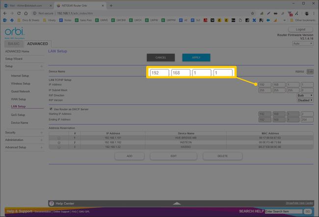 Captura de pantalla de la página de configuración del enrutador que muestra la dirección IP local