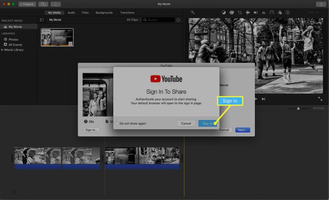 iMovie che mostra un menu a comparsa di accesso a YouTube.