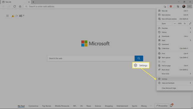 Element menu Ustawienia podświetlony w menu głównym MS Edge.