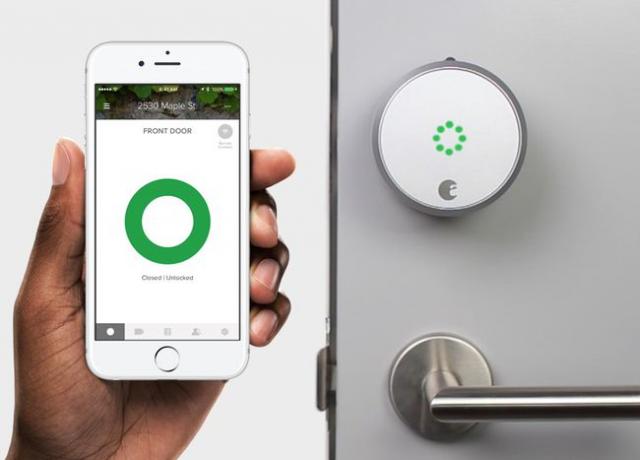Smart Lock s aplikací pro iPhone zobrazující odemčené dveře