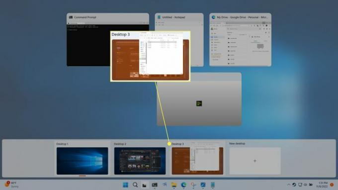 Aplikacja upuszczana na nowy pulpit w widoku zadań wyróżnionym na pasku zadań systemu Windows