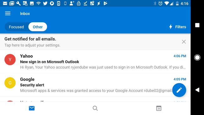 Captura de tela da visualização de e-mails do Gmail dentro do aplicativo móvel Outlook