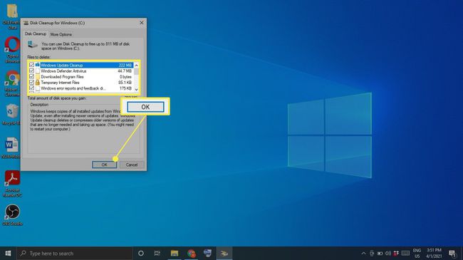 Windows Vyčištění disku se systémovými soubory k odstranění a zvýrazněným „OK“.