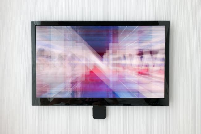 ბრტყელეკრანიანი ტელევიზორი დიზაინერის კედელზე (XXXL)