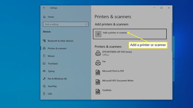 Printeri ja skannerite ekraan, kus on esile tõstetud valik Lisa printer või skanner