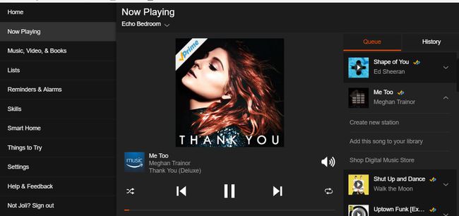 Obrázek aplikace Amazon Prime Music ukazuje, co se hraje na zařízení Echo.