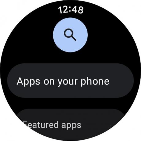 Pakalpojumā Google Play izceltais palielināmais stikls Galaxy pulkstenī.