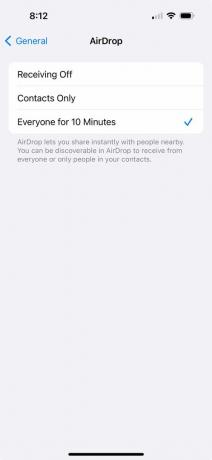iPhone の AirDrop 設定を 10 分間全員に設定したスクリーンショット