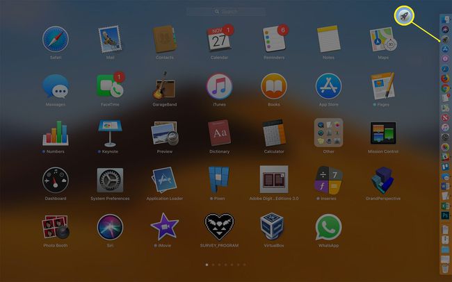 تطبيق Launchpad على macOS ، قم بتمييز رمز Launchpad app Dock