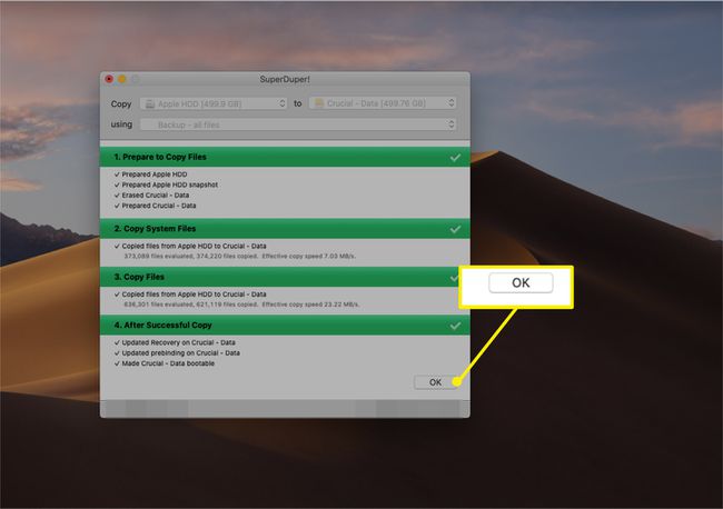 تم تمييز الزر " موافق" بعد إكمال SuperDuper لعملية استنساخ القرص الصلب