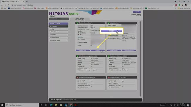 La pantalla de configuración de un enrutador Netgear con la opción Reiniciar resaltada