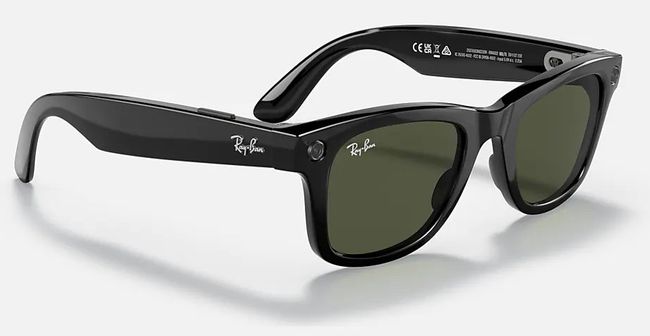 Ray-BanStoriesメガネの製品ビュー。