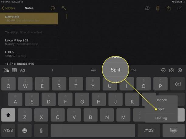 لقطة شاشة من لوحة مفاتيح iPad مع تمييز خيار Split