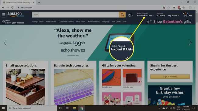 Выберите Аккаунт и списки вверху главной страницы Amazon.