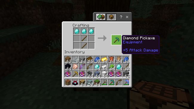 Minecraft의 크래프팅 테이블에 있는 다이아몬드 곡괭이