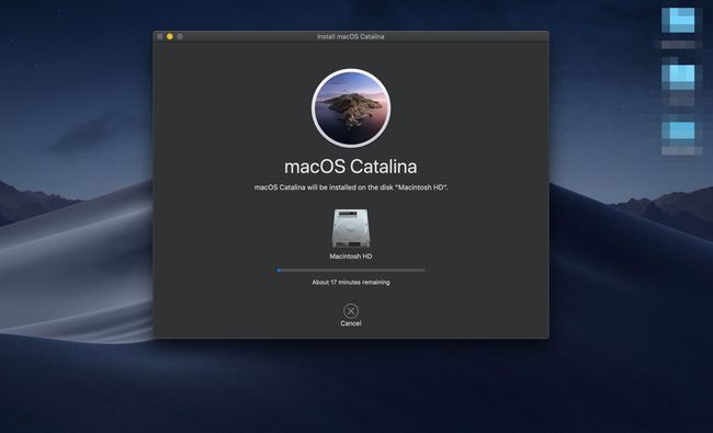 アップグレードを実行するmacOSCatalinaアプリをインストールします