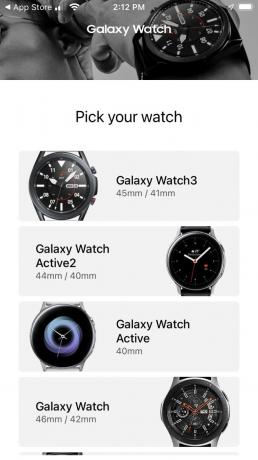 Galaxy Watch 3 ir izcelts pulksteņa atlasē iPhone tālrunī.
