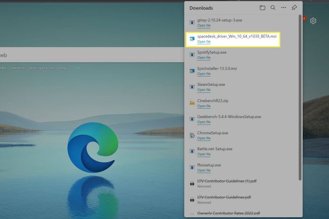 Spacekdesk-installationsprogrammet er fremhævet i Edge-webbrowseren.