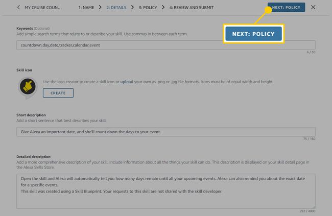 Снимок экрана, показывающий расположение полей описания Alexa Skills и следующей кнопки.