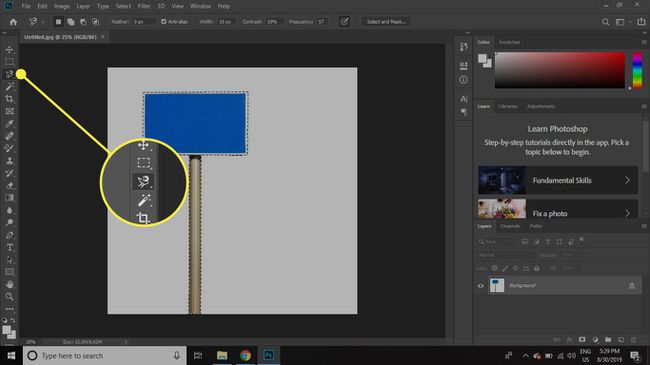 Ein Screenshot von Photoshop mit hervorgehobenem Lasso-Tool