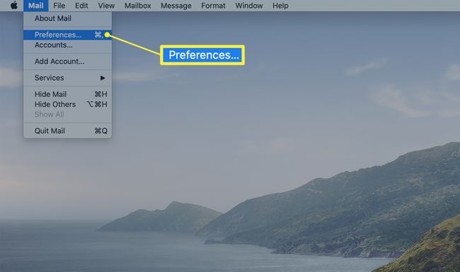 Barra de menu do aplicativo Mail em um Mac mostrando a opção Preferências