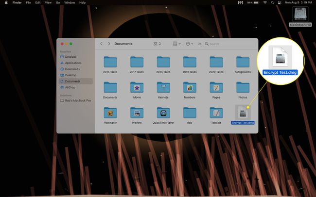 Documentsフォルダーで強調表示されたDMGファイル