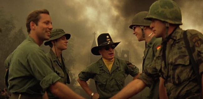 Näyttökaappauksia Apocalypse Now -ohjelmasta