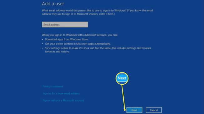Do zobrazeného pole zadejte e-mailovou adresu přidruženou k účtu Microsoft a vyberte Další.