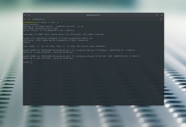 データベースへのリモートアクセスを許可するMySQL。