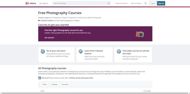 Страница выбора бесплатных уроков фотографии Udemy.