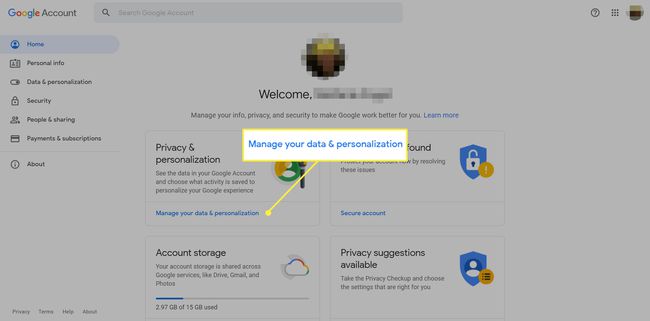 Página de gerenciamento de contas do Google com 'Gerenciar seus dados e personalização' destacado