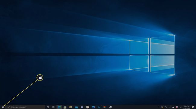 Start menü (Windows ikon) kiemelve a Windows 10 tálcáján.