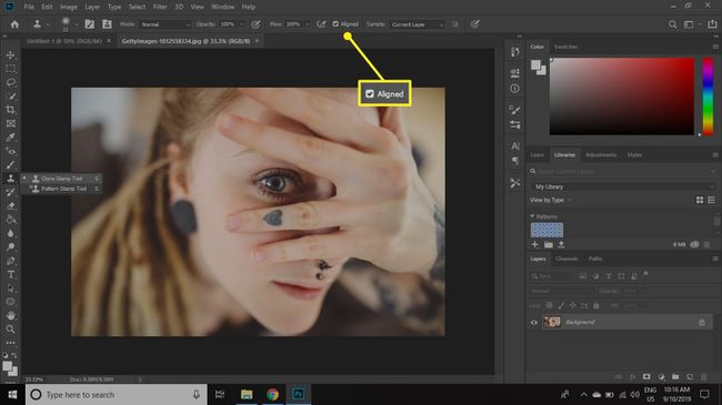 Photoshop'un Klonlama Damga Aracı seçeneklerindeki Hizalanmış ayarı