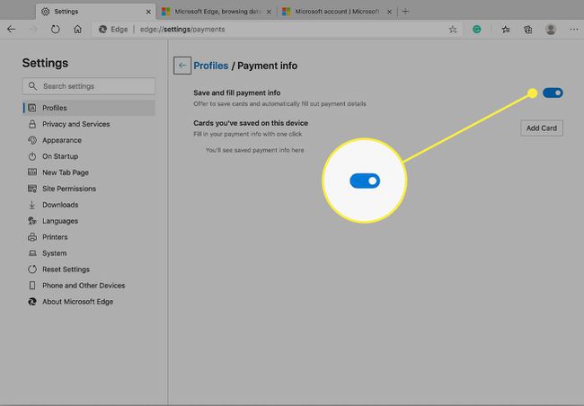 L'écran d'informations de paiement Edge avec le curseur de sauvegarde et de remplissage mis en surbrillance