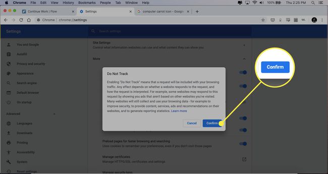 Ekran potwierdzenia Nie śledź w przeglądarce Chrome z podświetlonym przyciskiem Potwierdź