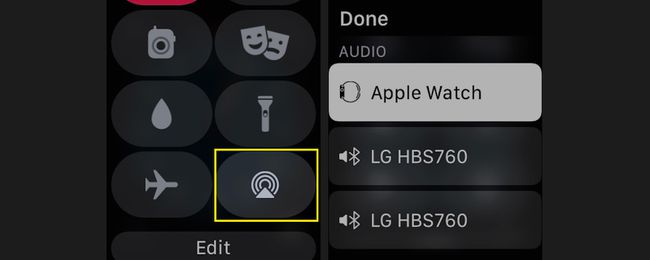 Toque el icono de AirPlay (círculos con un triángulo) para controlar la salida de sonido de AirPlay.