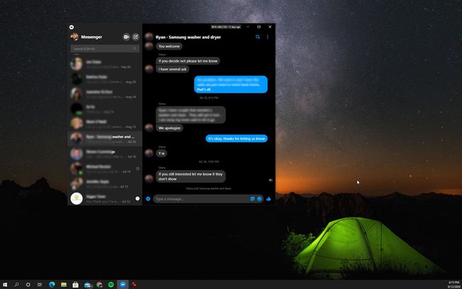 Скриншот рабочего стола Facebook Messenger в темном режиме