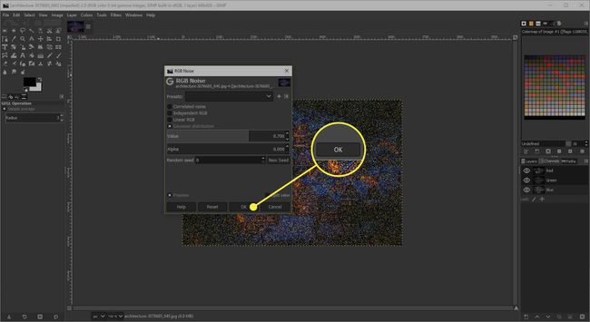 GIMP'nin RGB Gürültü penceresinin OK düğmesinin vurgulandığı bir ekran görüntüsü