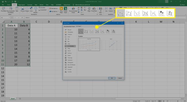 Ekrano kopija, kurioje pasirenkama, kokio tipo sklaidos diagrama naudoti „Excel“.