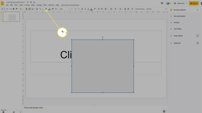 Selecionando uma forma no Apresentações Google com o ícone de preenchimento realçado