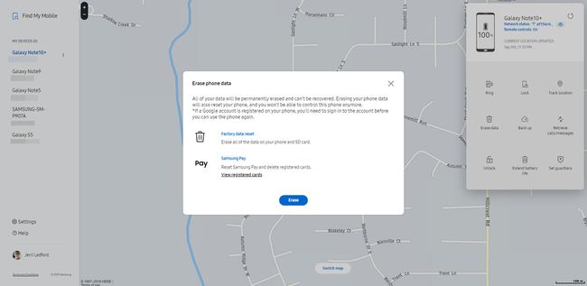 A Telefonadatok törlése opció a Samsung Find My Device alkalmazásban.