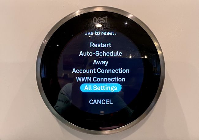 Il menu del termostato Nest per ripristinare tutte le impostazioni.