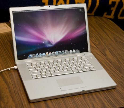 MacBook Pro 3D-telakalla