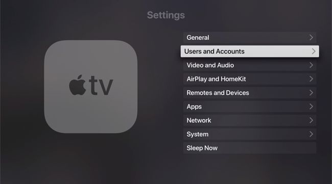 Пользователи и учетные записи в настройках Apple TV.