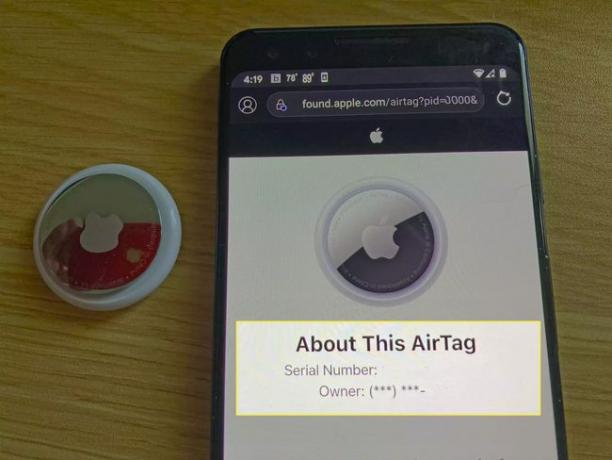 Informacija apie prarastą „AirTag“, kurią nuskaito „Android“ telefonas.